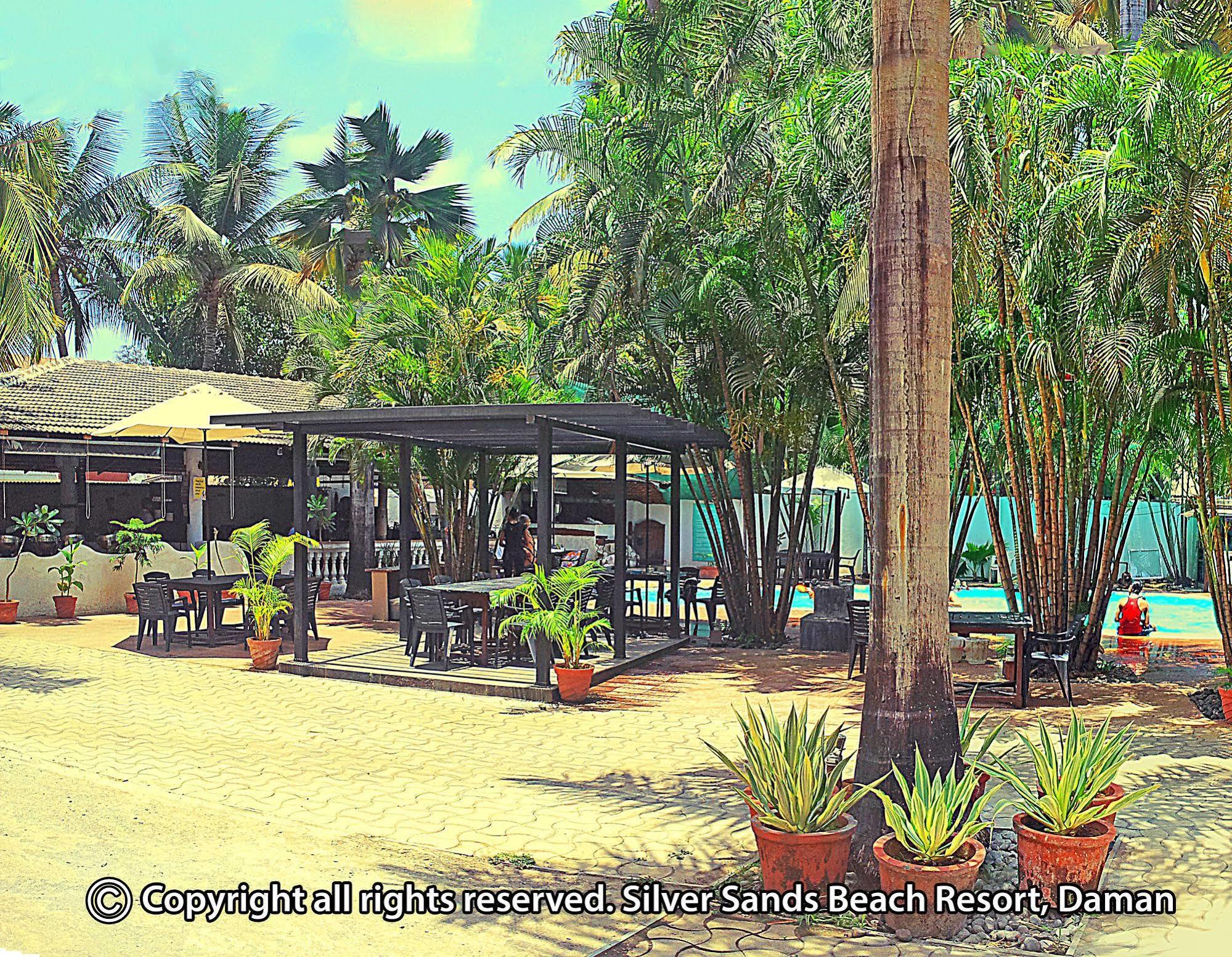 Silver Sands Beach Resort Daman Exterior foto